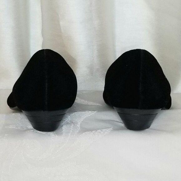 Kenneth Cole Reaction Suede Black Flats (size 9M) - Picture 4 of 7